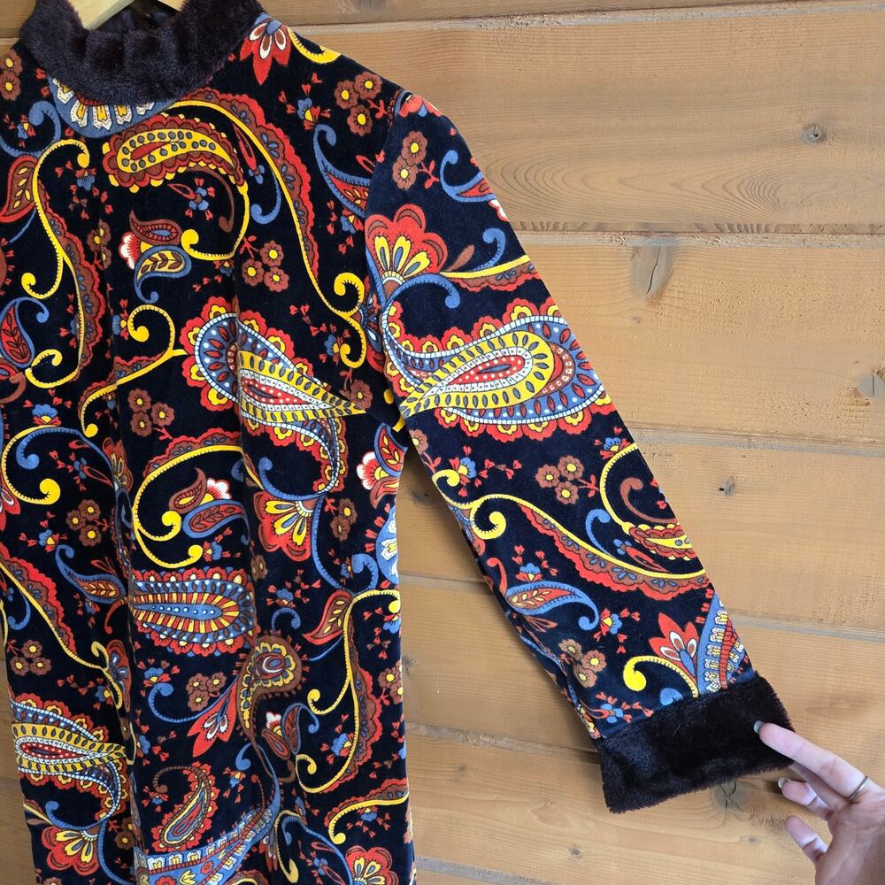 Vintage Tunic Top Hostess Blouse Paisley Mod Velvet Mock Neck Slit Sides Pinup - Picture 3 of 5